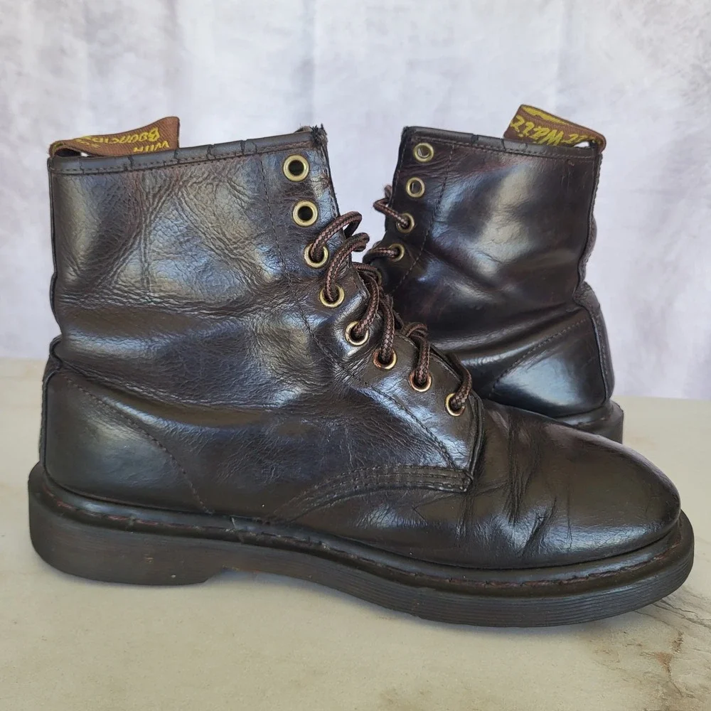 Dr. Martens 11822 Size 9 Men's Combat Biker Boots Brown Distressed